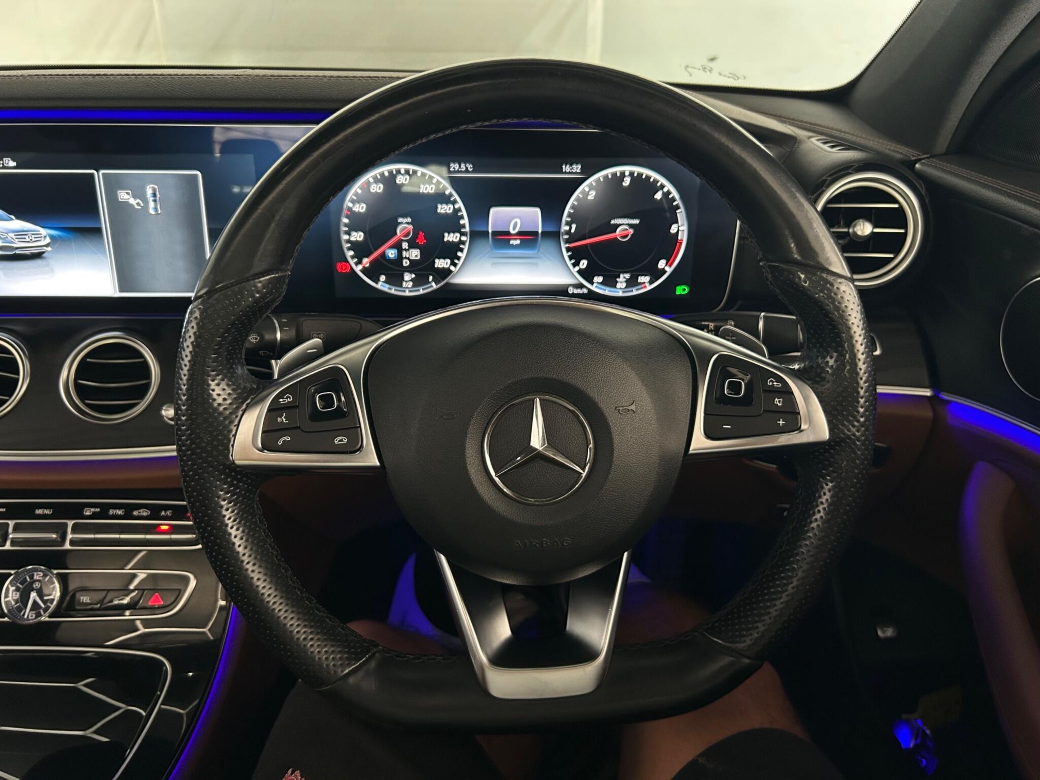 Mercedes-Benz E Class view 47