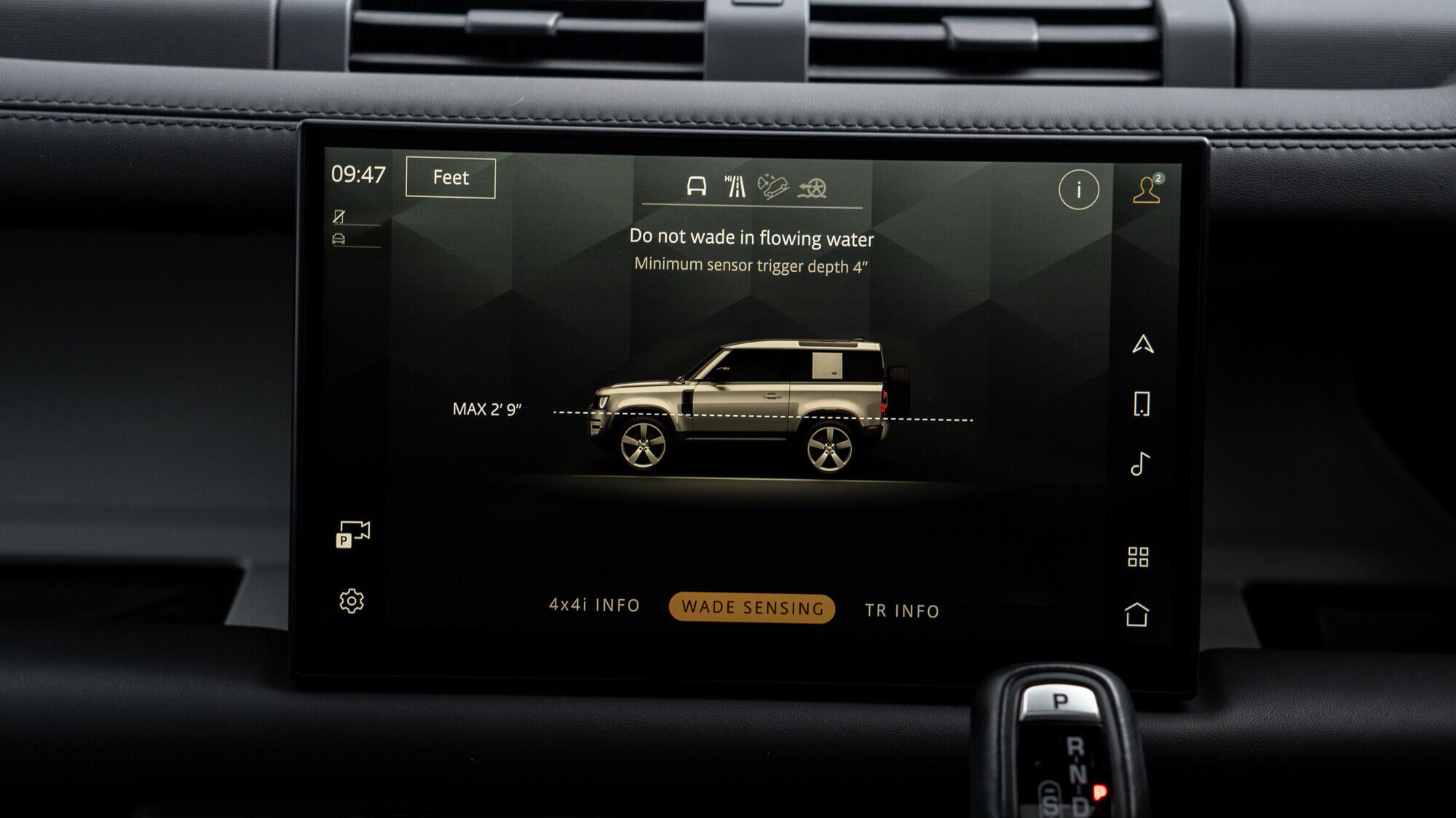 Land Rover Defender view 31