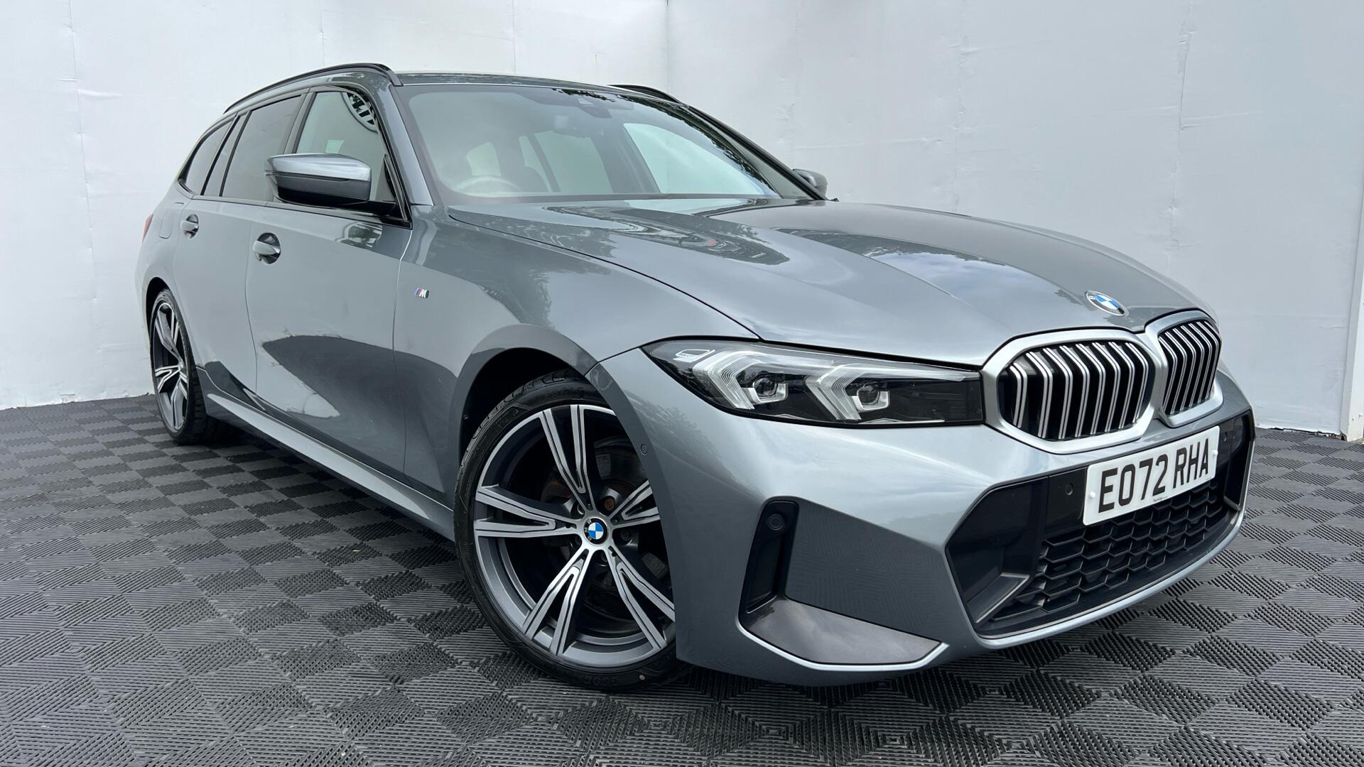 BMW 3 Series view 24