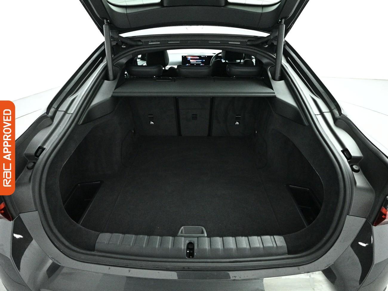 BMW I4 view 14