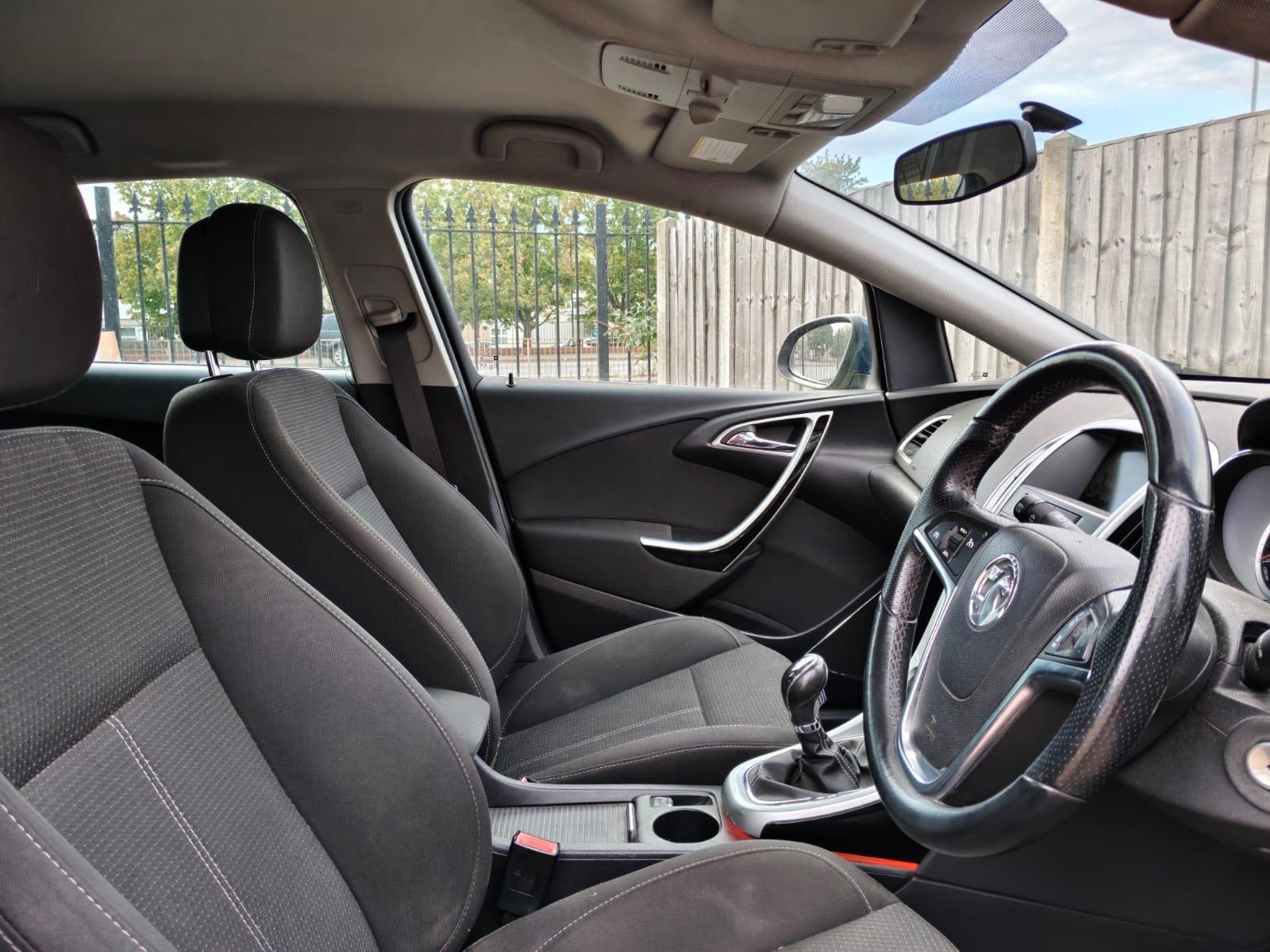 Vauxhall Astra view 12
