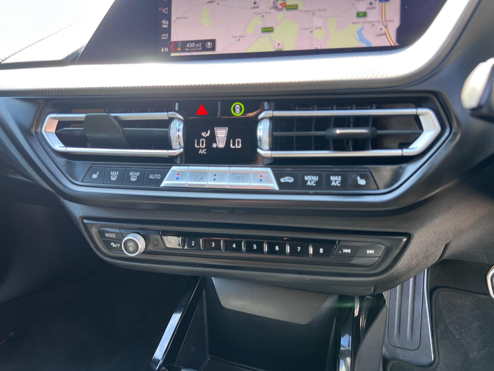 BMW 1 Series view 26