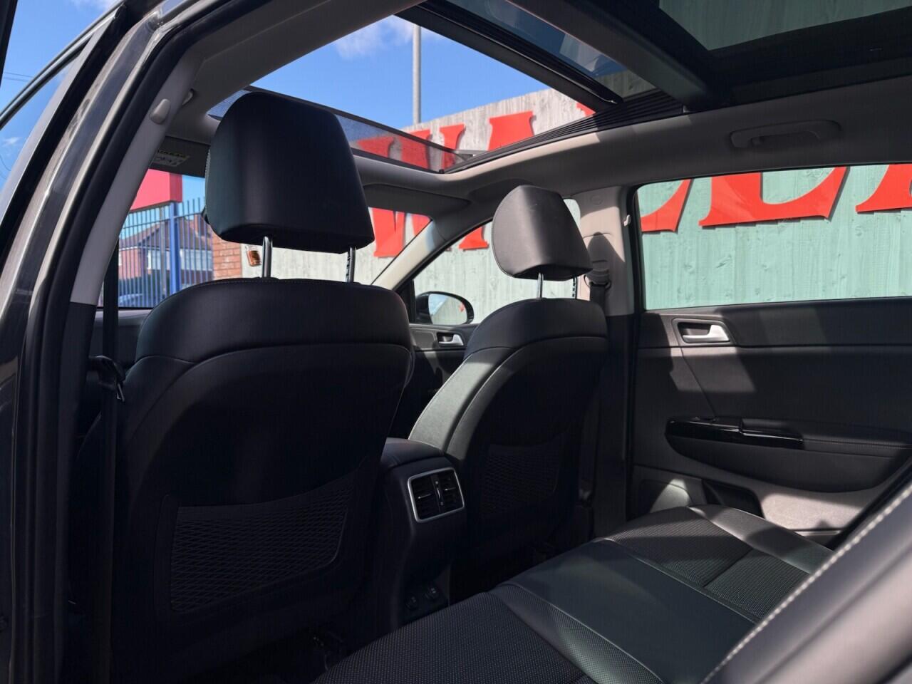 Kia Sportage view 3