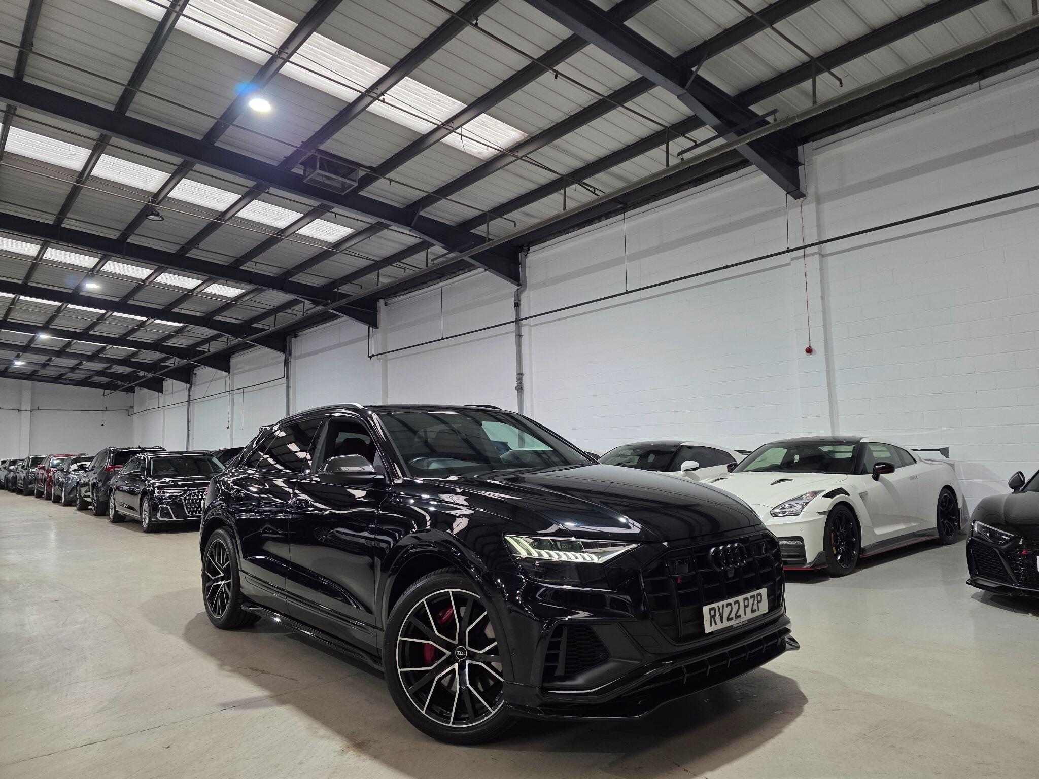 Audi SQ8 view 3