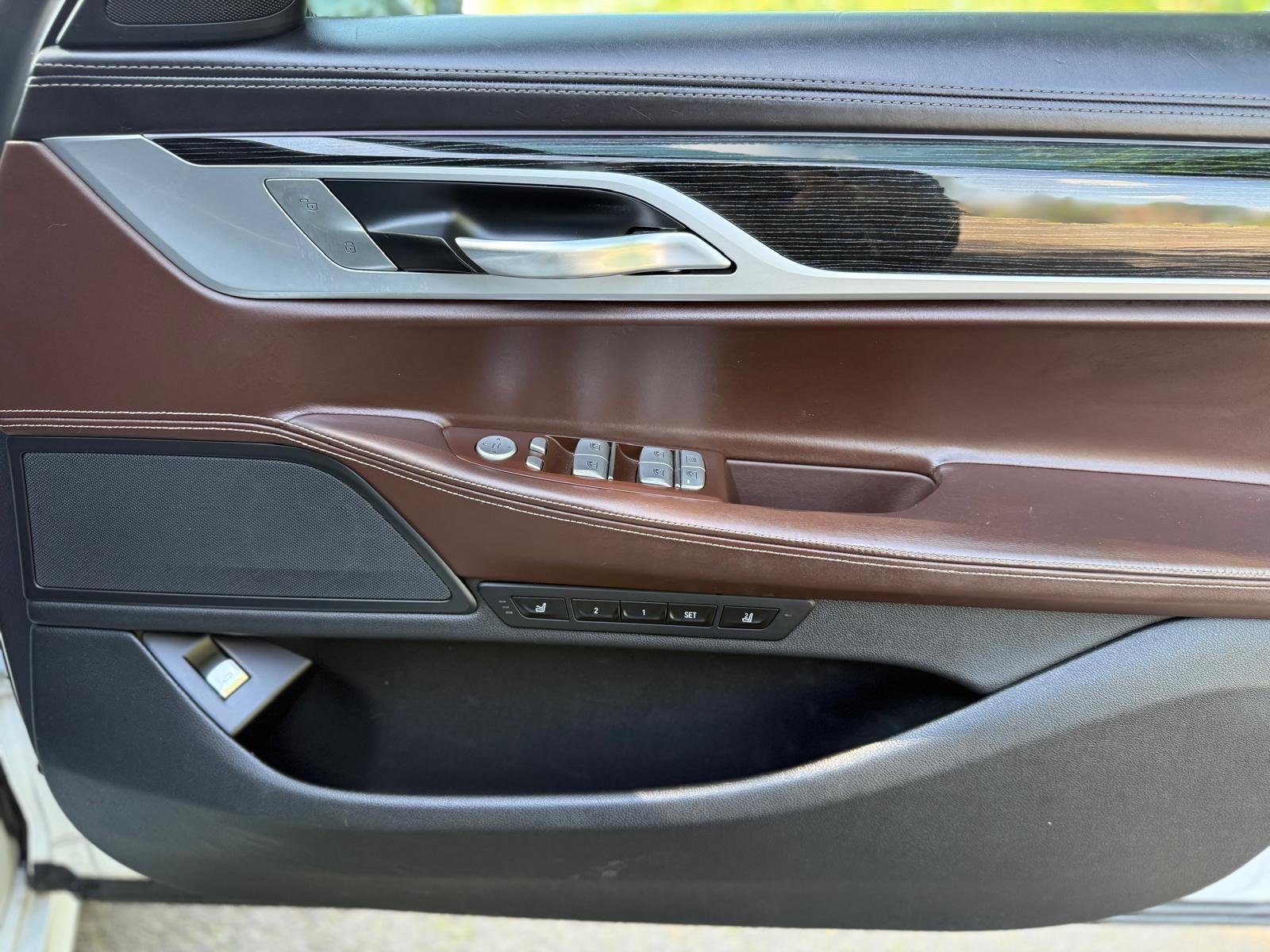 BMW 7 Series view 45