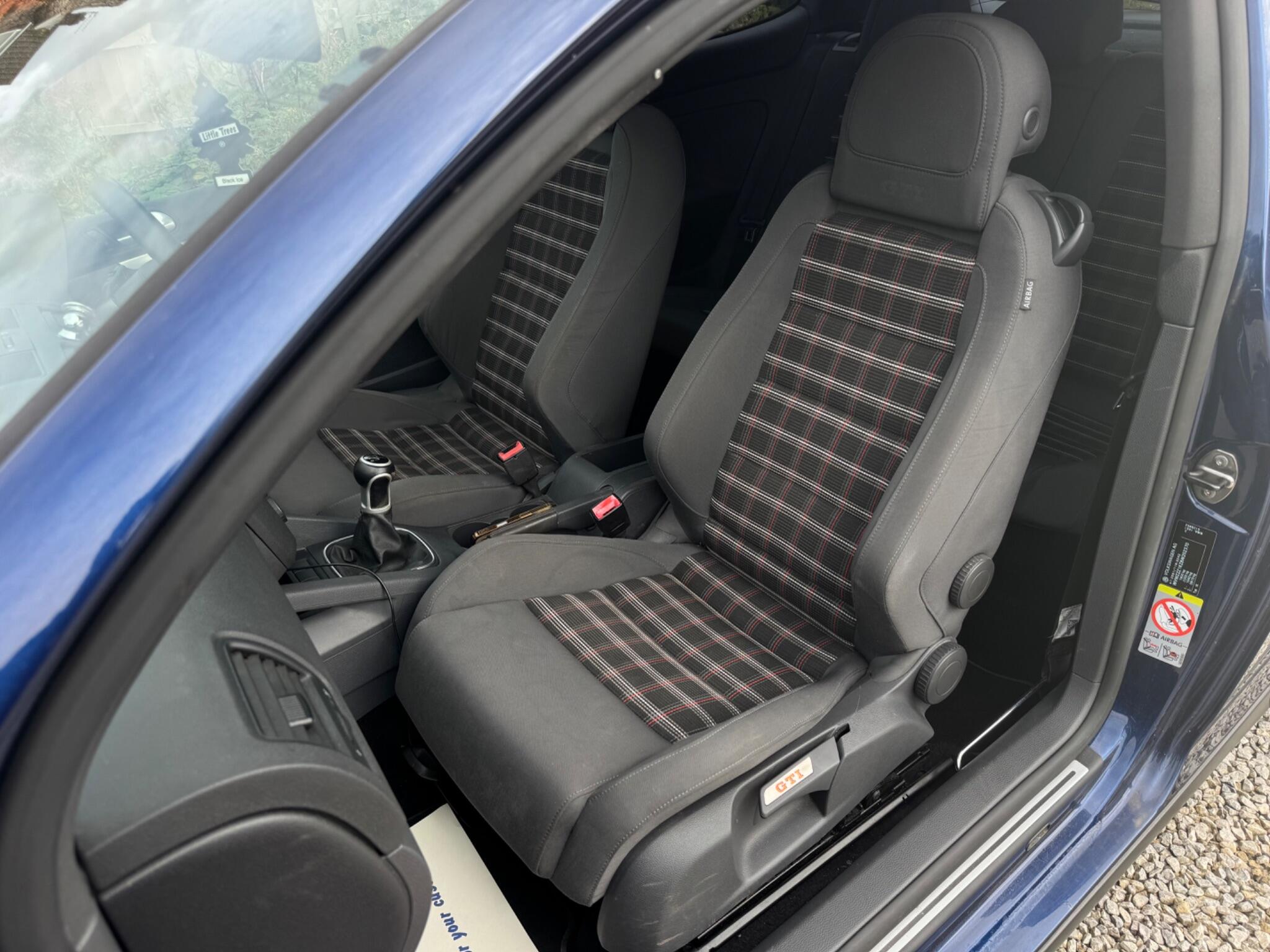 Volkswagen Golf view 23