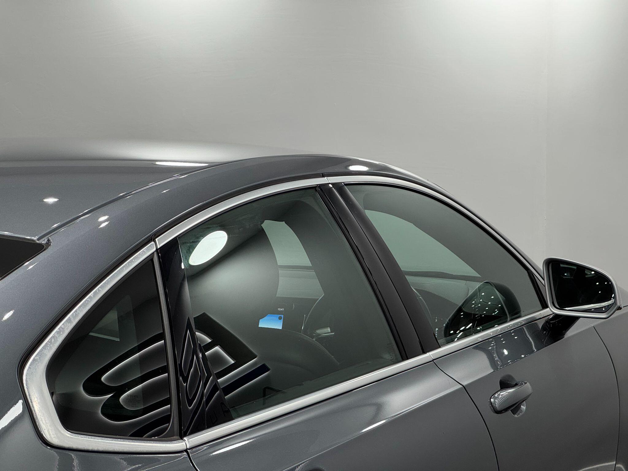 Volvo S90 view 20