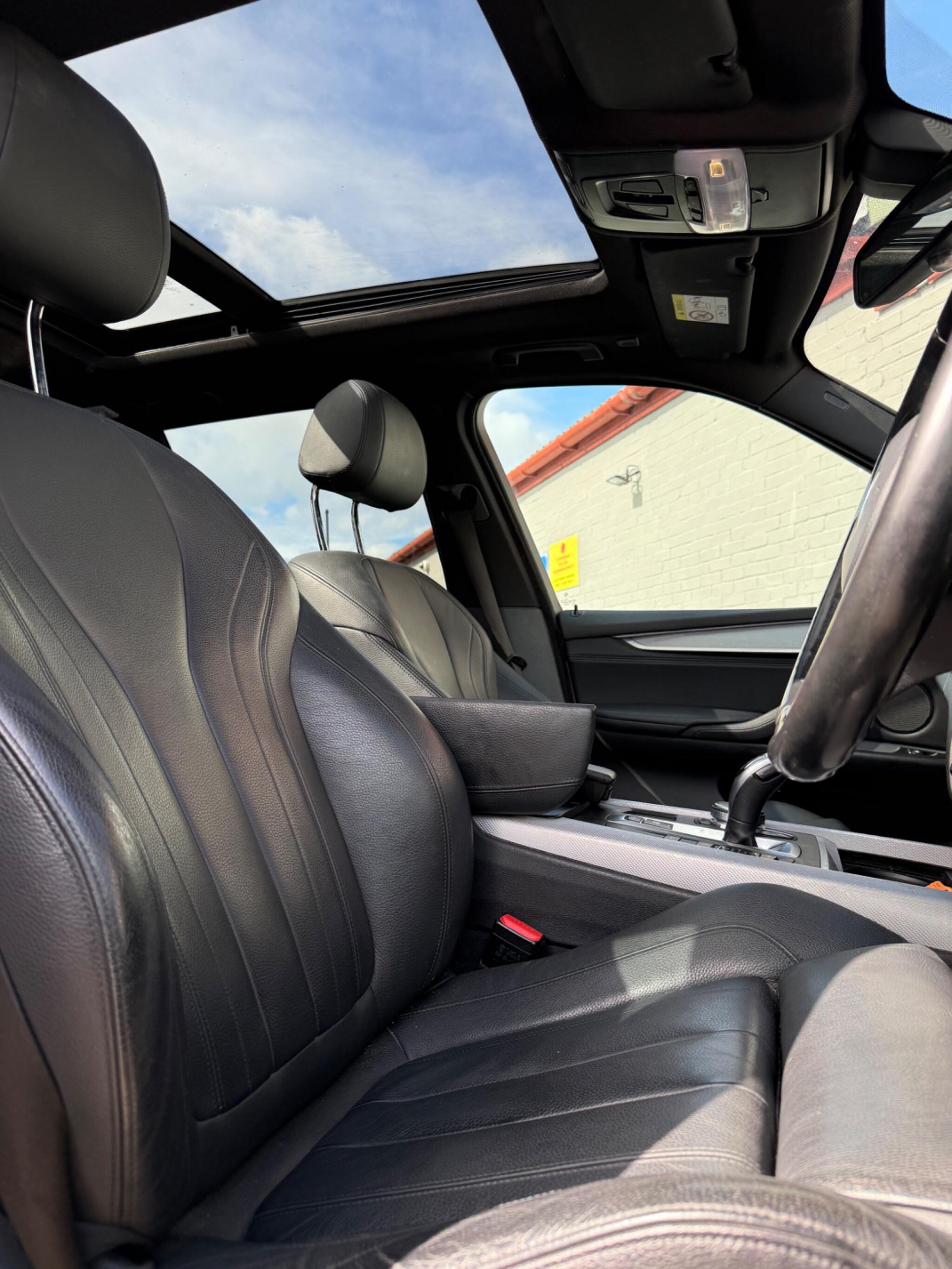 BMW X5 view 6