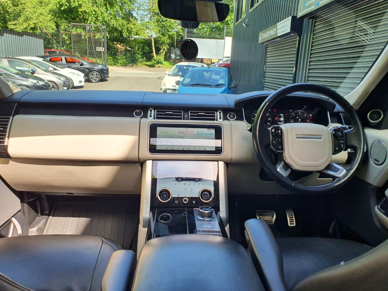 Land Rover Range Rover view 2