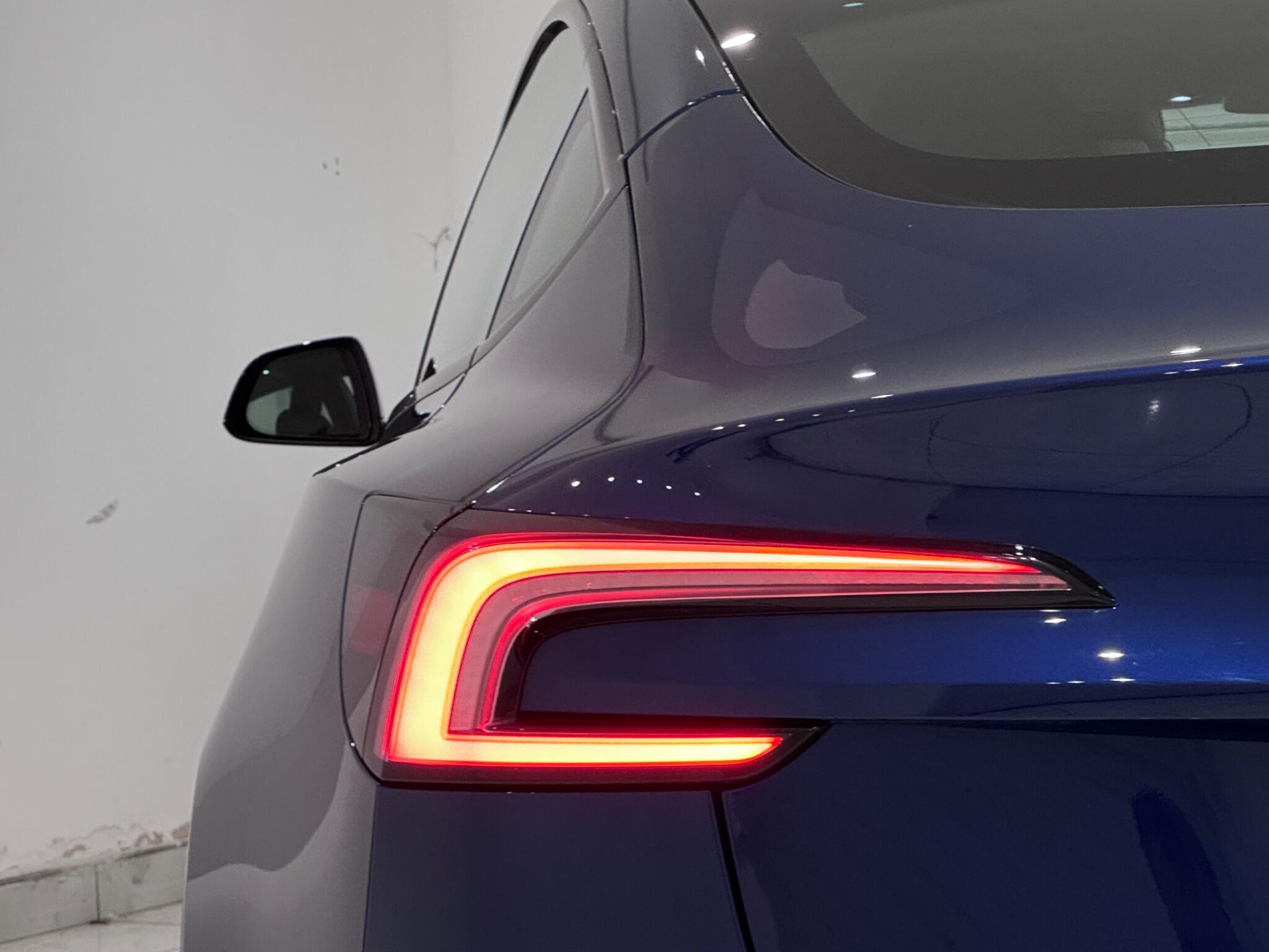Tesla Model 3 view 28
