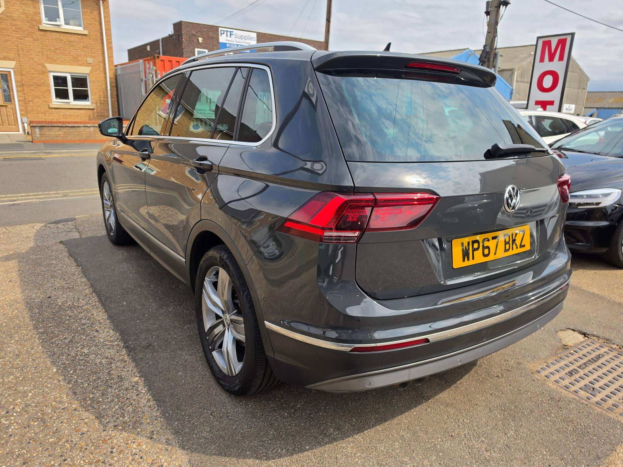 Volkswagen Tiguan view 10