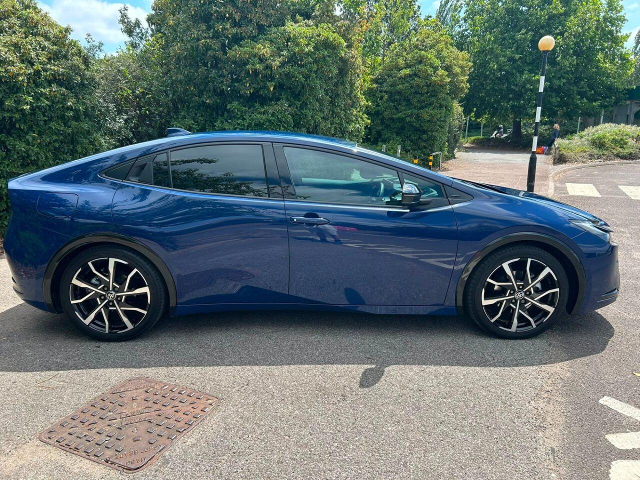 Toyota Prius view 4