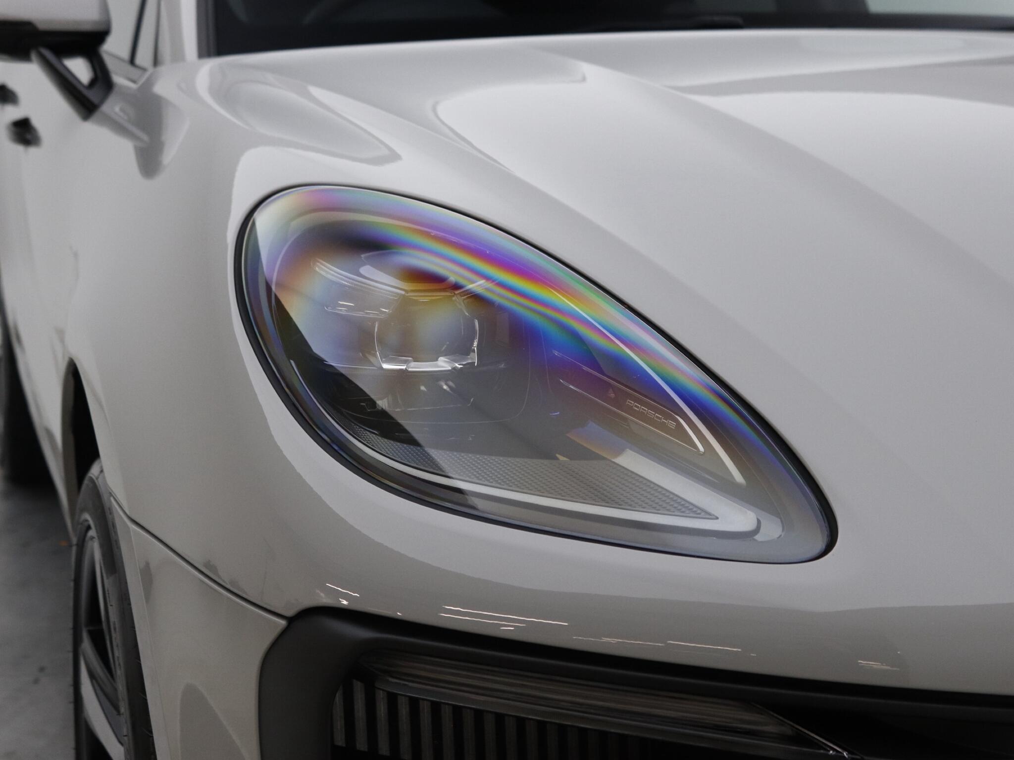 Porsche Macan view 7