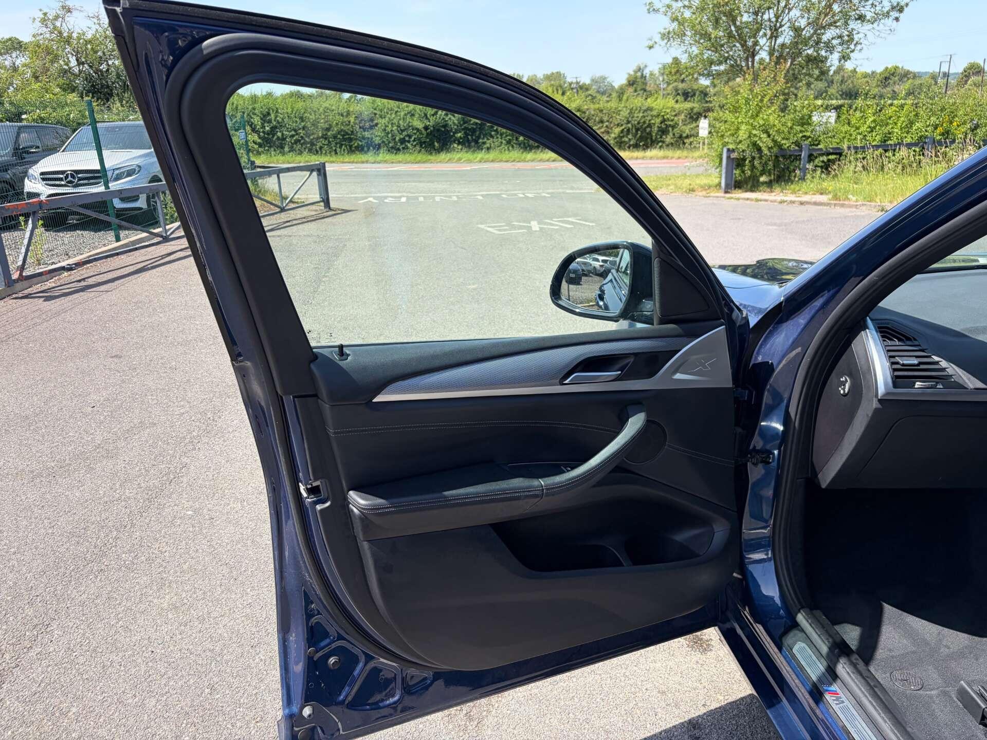 BMW X3 view 14