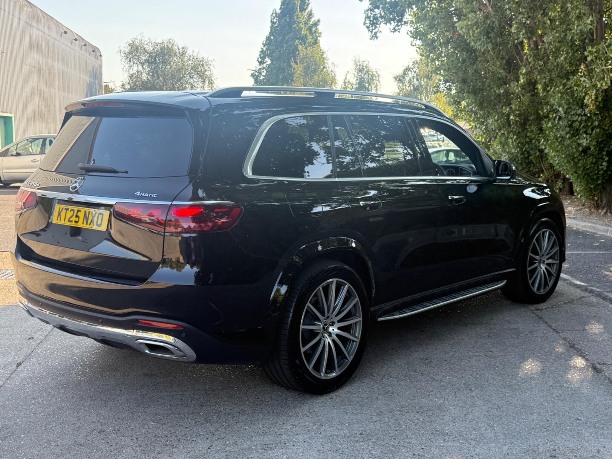 Mercedes-Benz GLS view 4