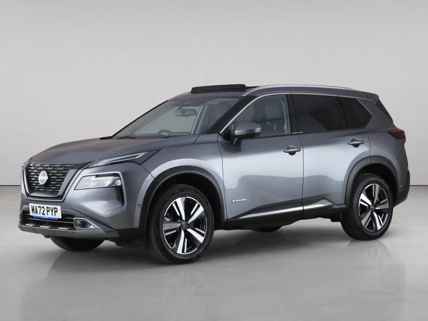 Nissan X-Trail view 2