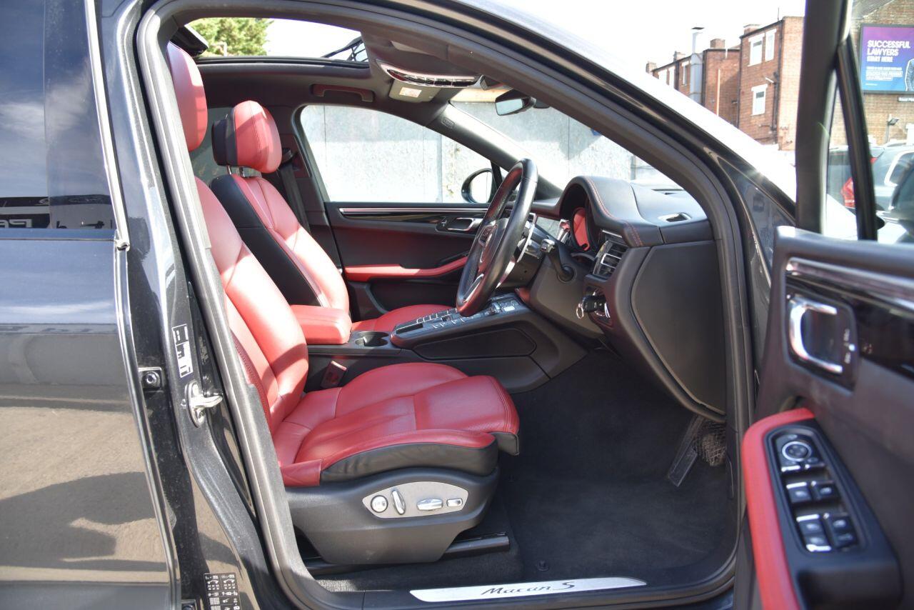 Porsche Macan view 21