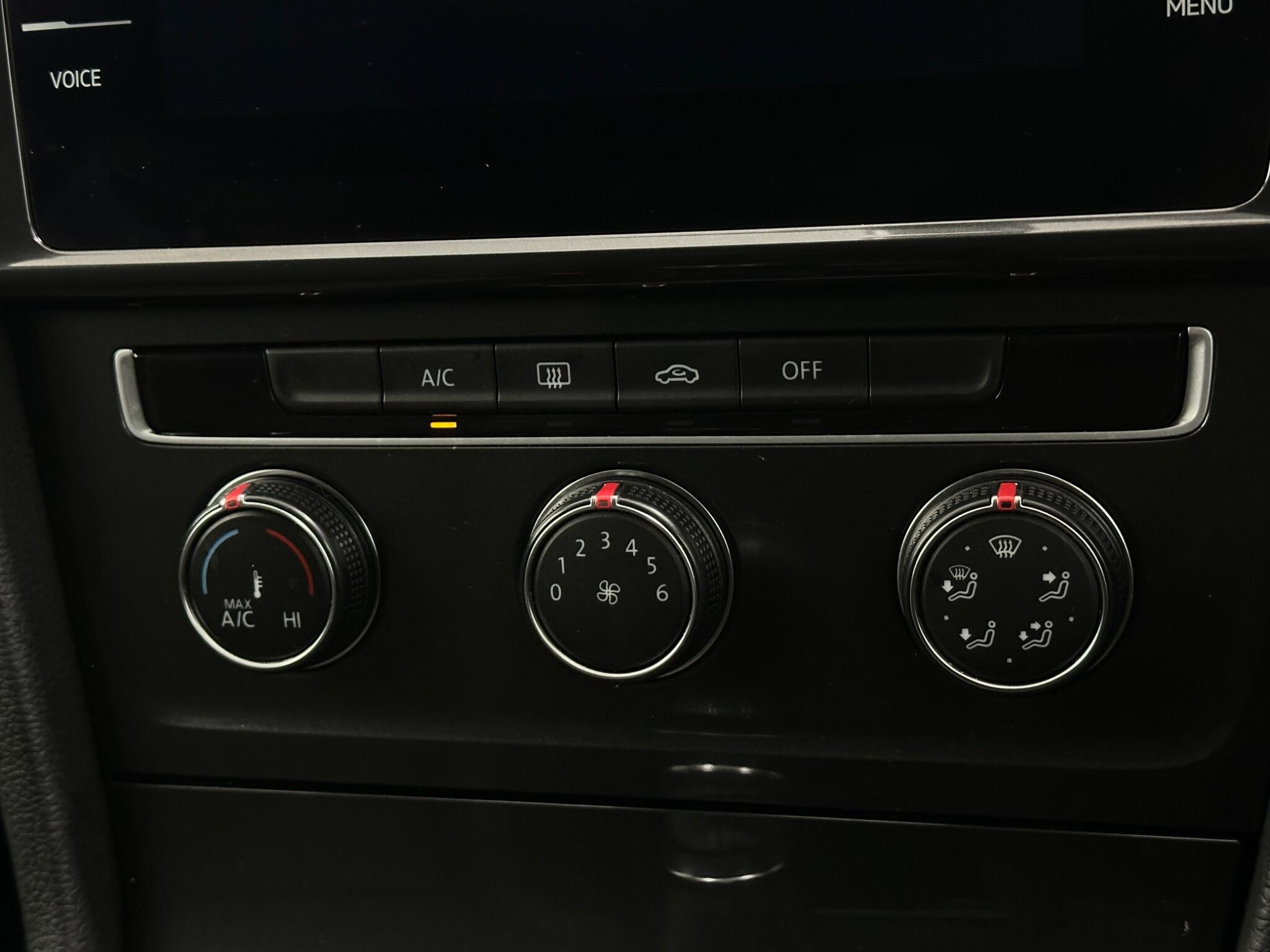 Volkswagen Golf view 21