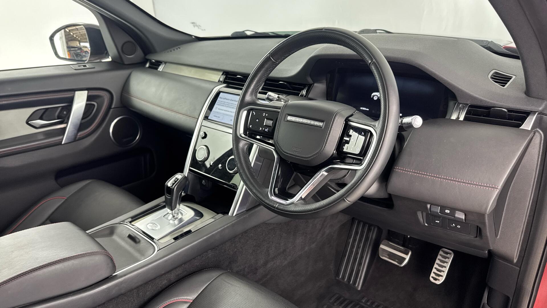 Land Rover Discovery Sport view 9