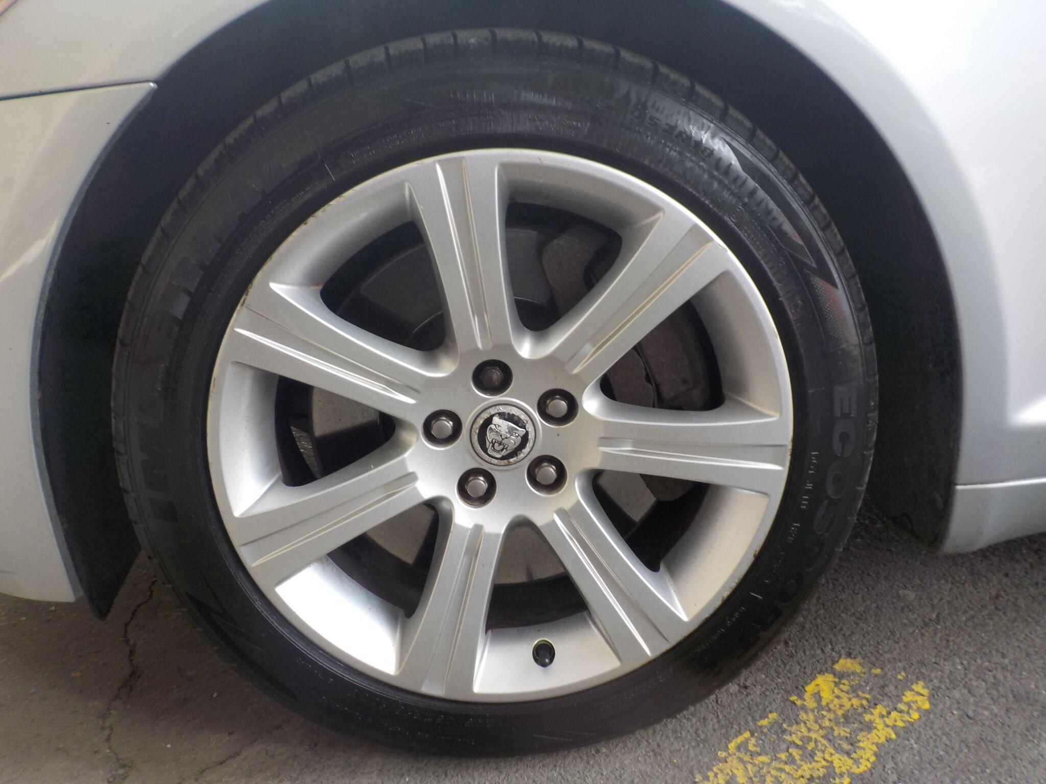Jaguar XF 3.0d V6 Luxury Auto Euro 5 4dr