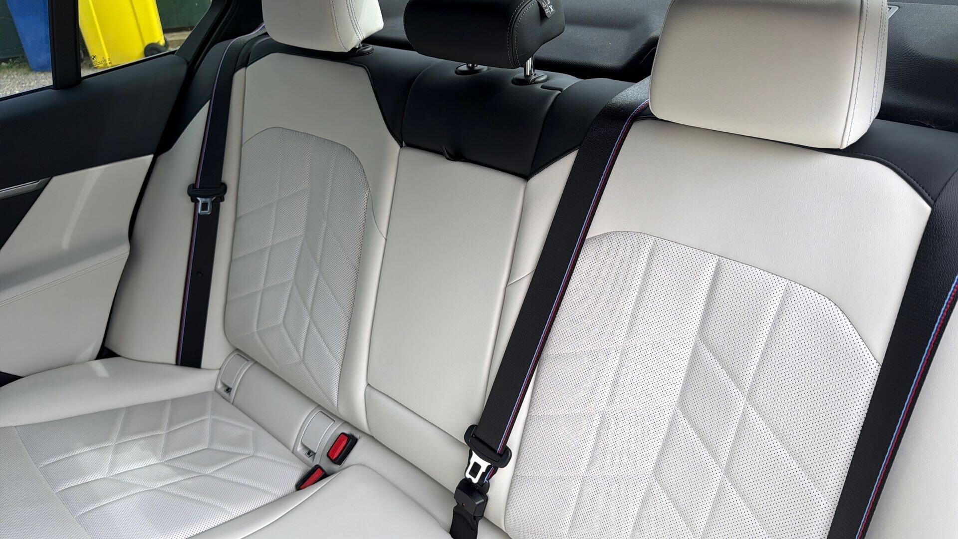 BMW 5 Series view 12