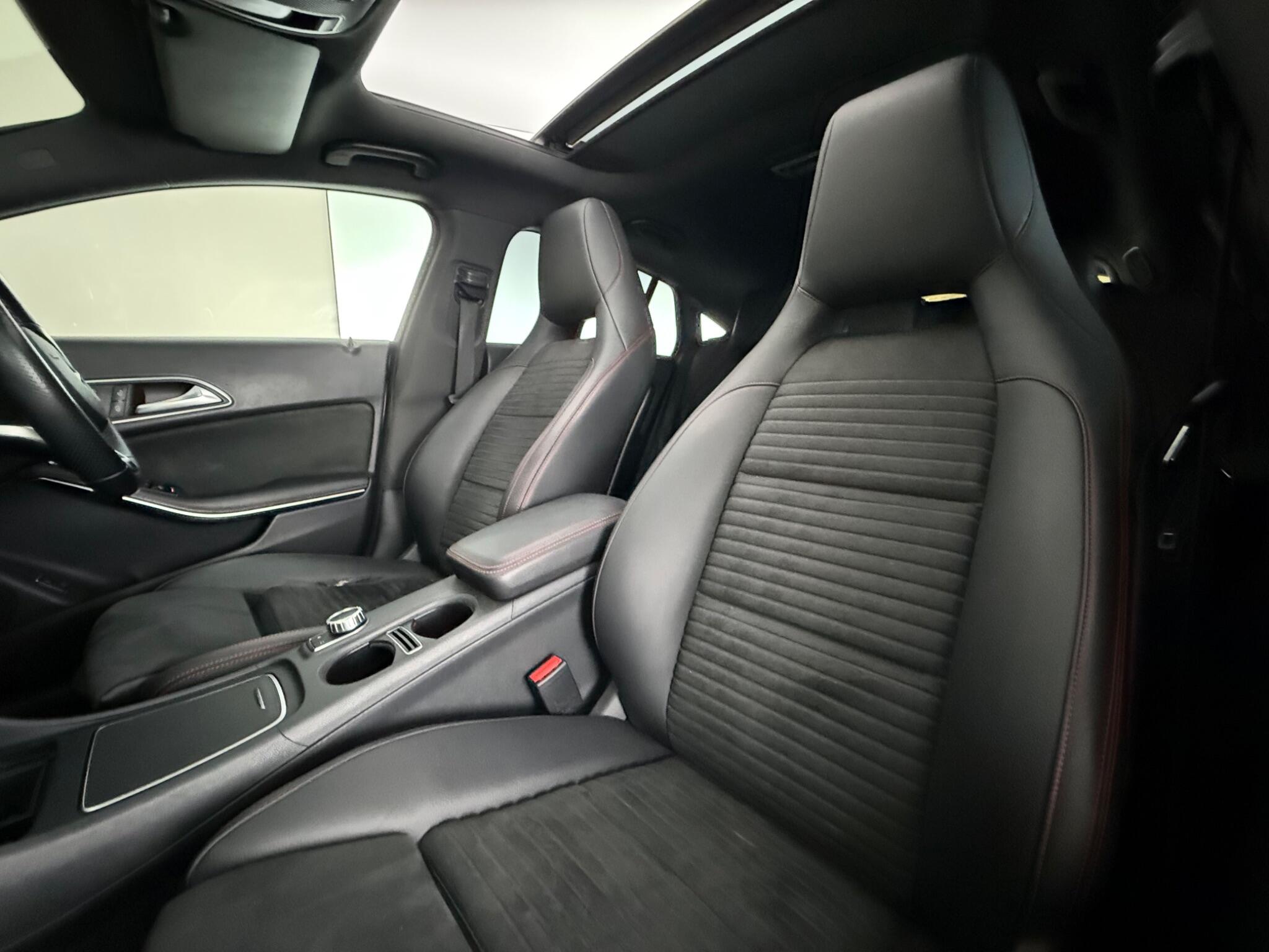 Mercedes-Benz CLA view 35