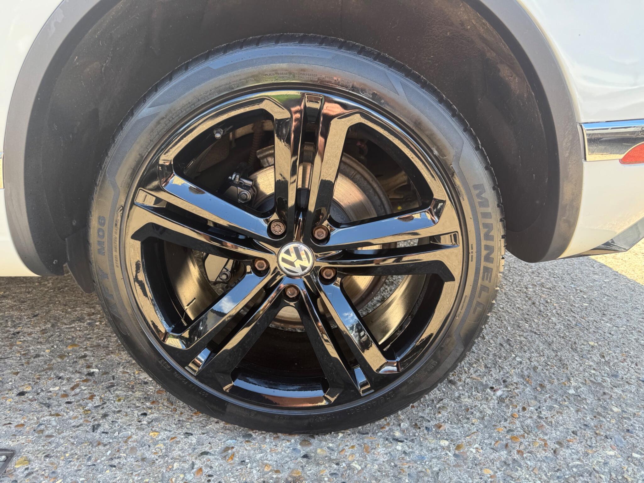 Volkswagen Touareg view 31