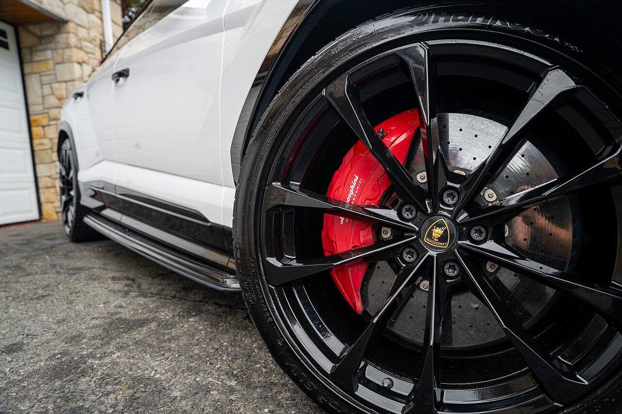 Lamborghini Urus view 24
