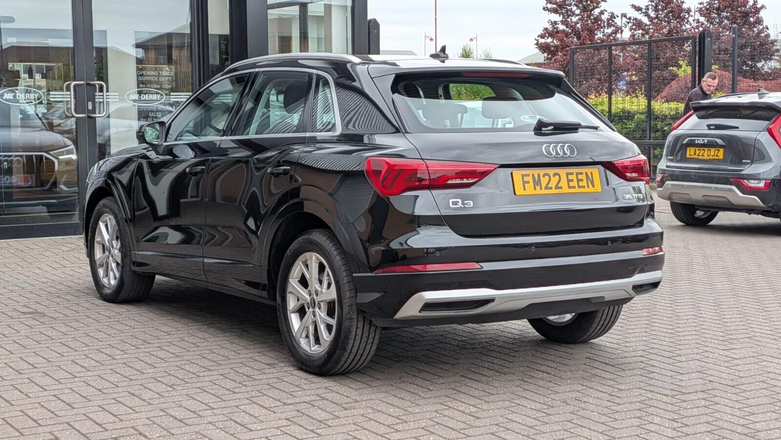 Audi Q3 view 5