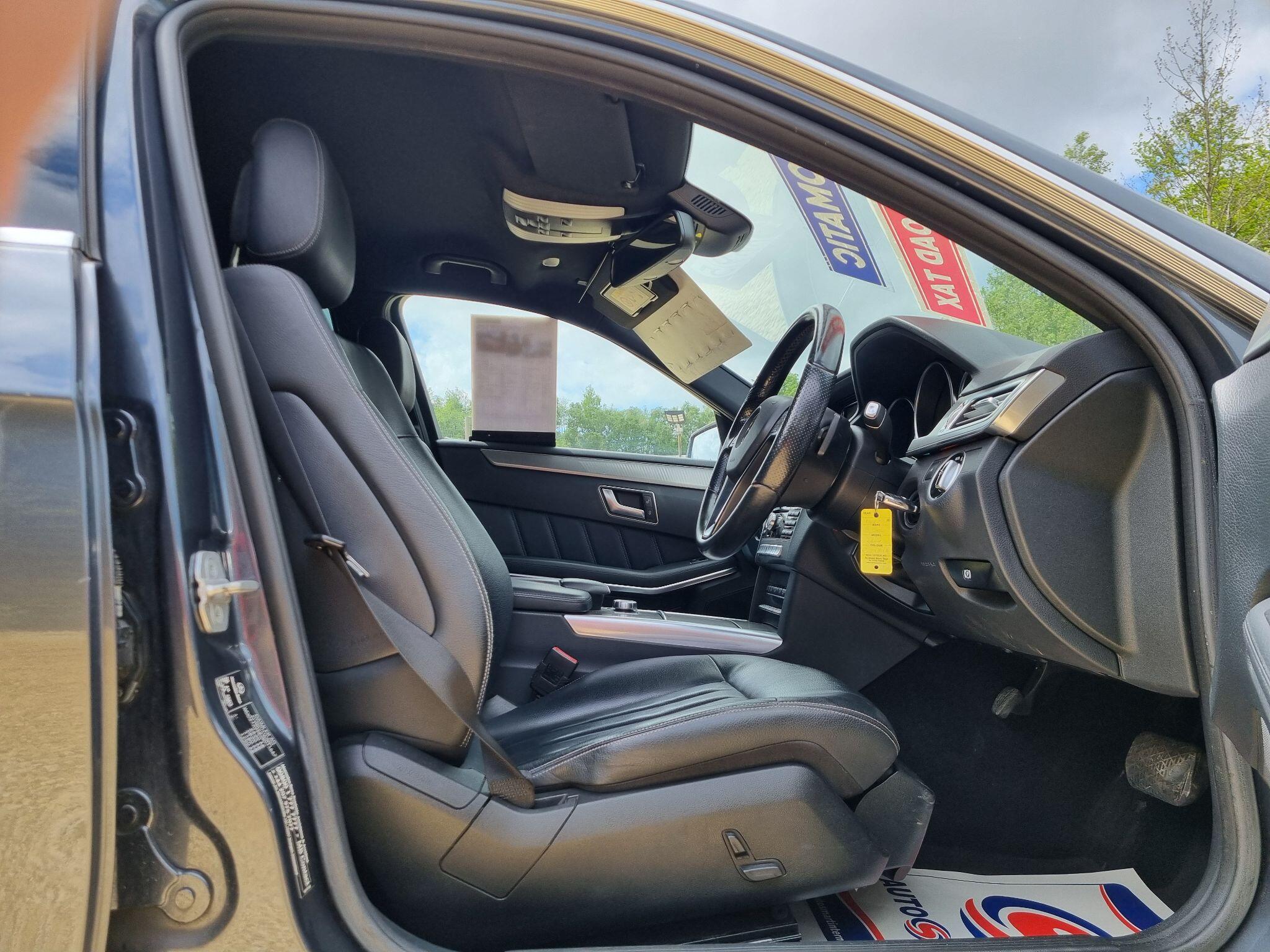 Mercedes-Benz E Class view 28