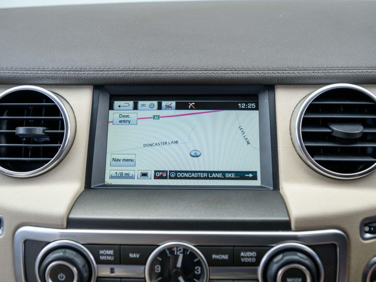 Land Rover Discovery view 29