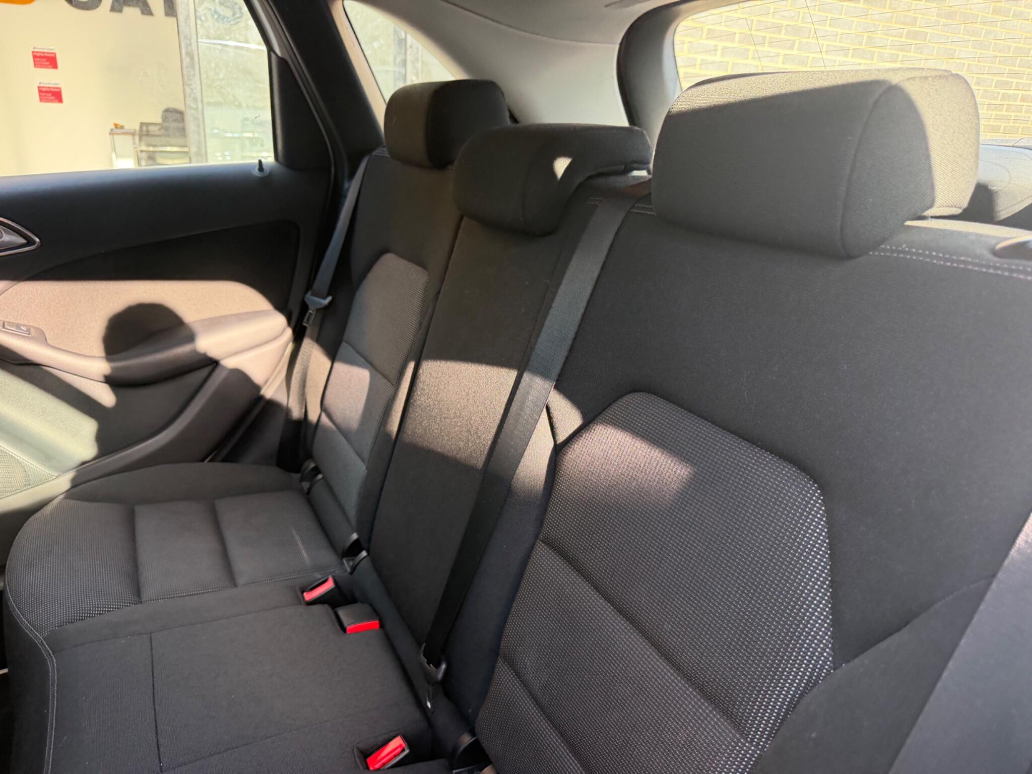 Mercedes-Benz B-Class view 28