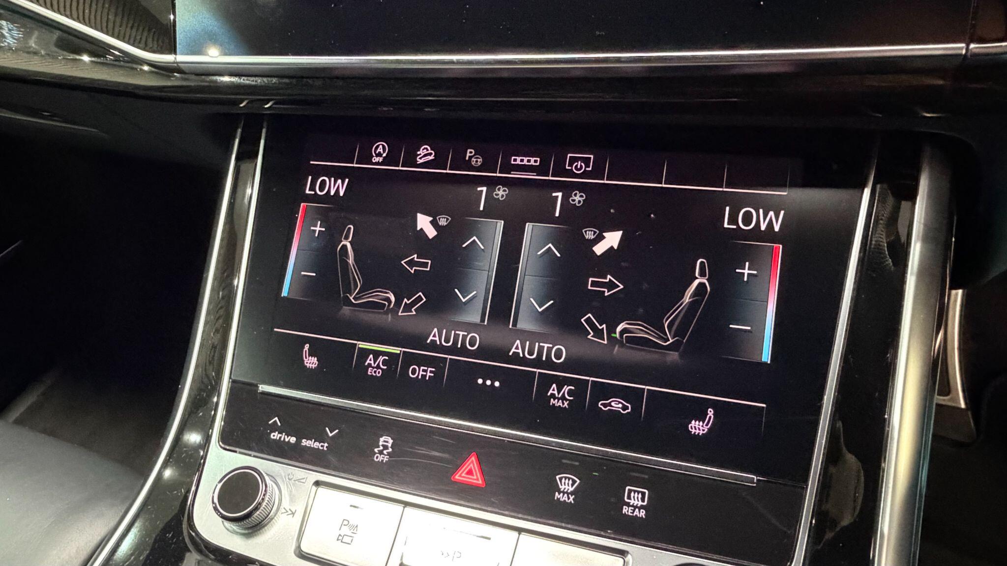 Audi Q8 view 20