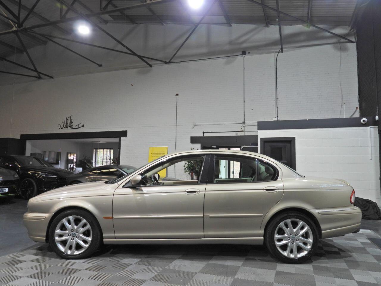 Jaguar X-Type view 17