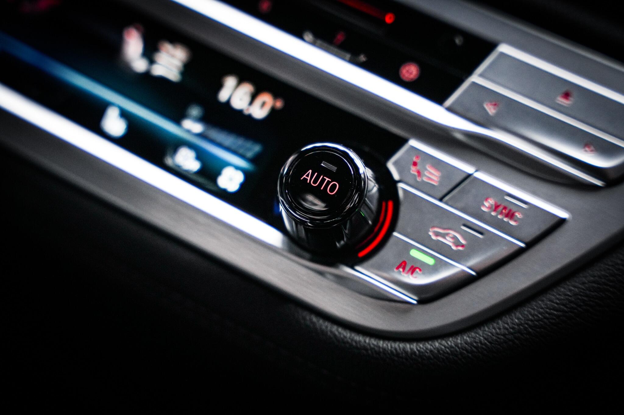 BMW 7 Series view 45