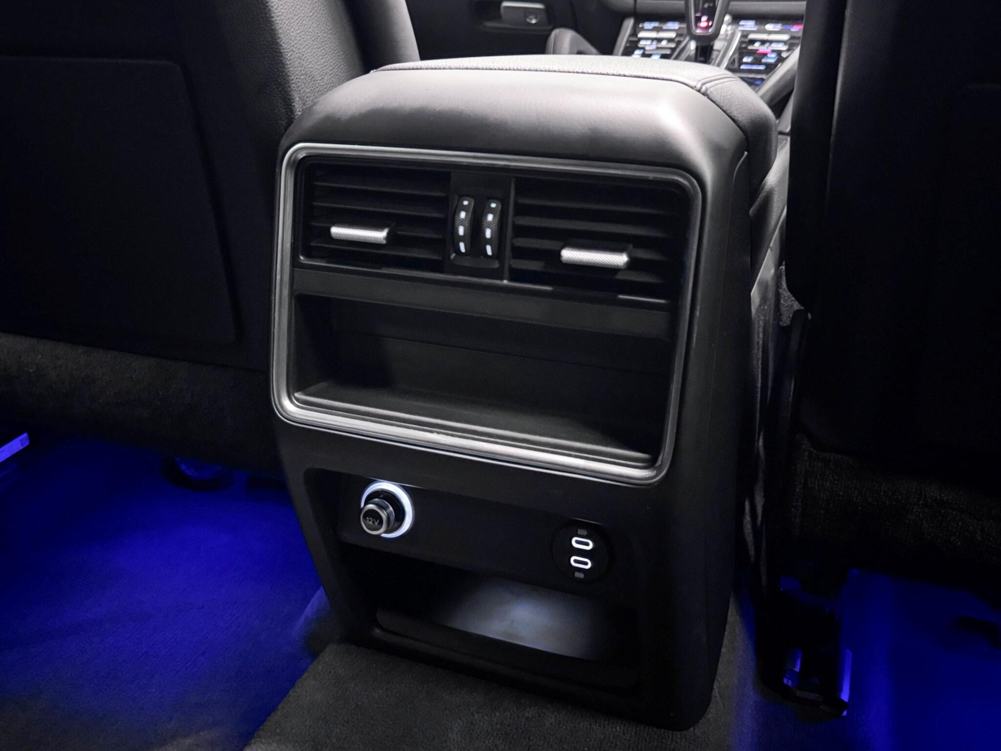Porsche Cayenne view 22