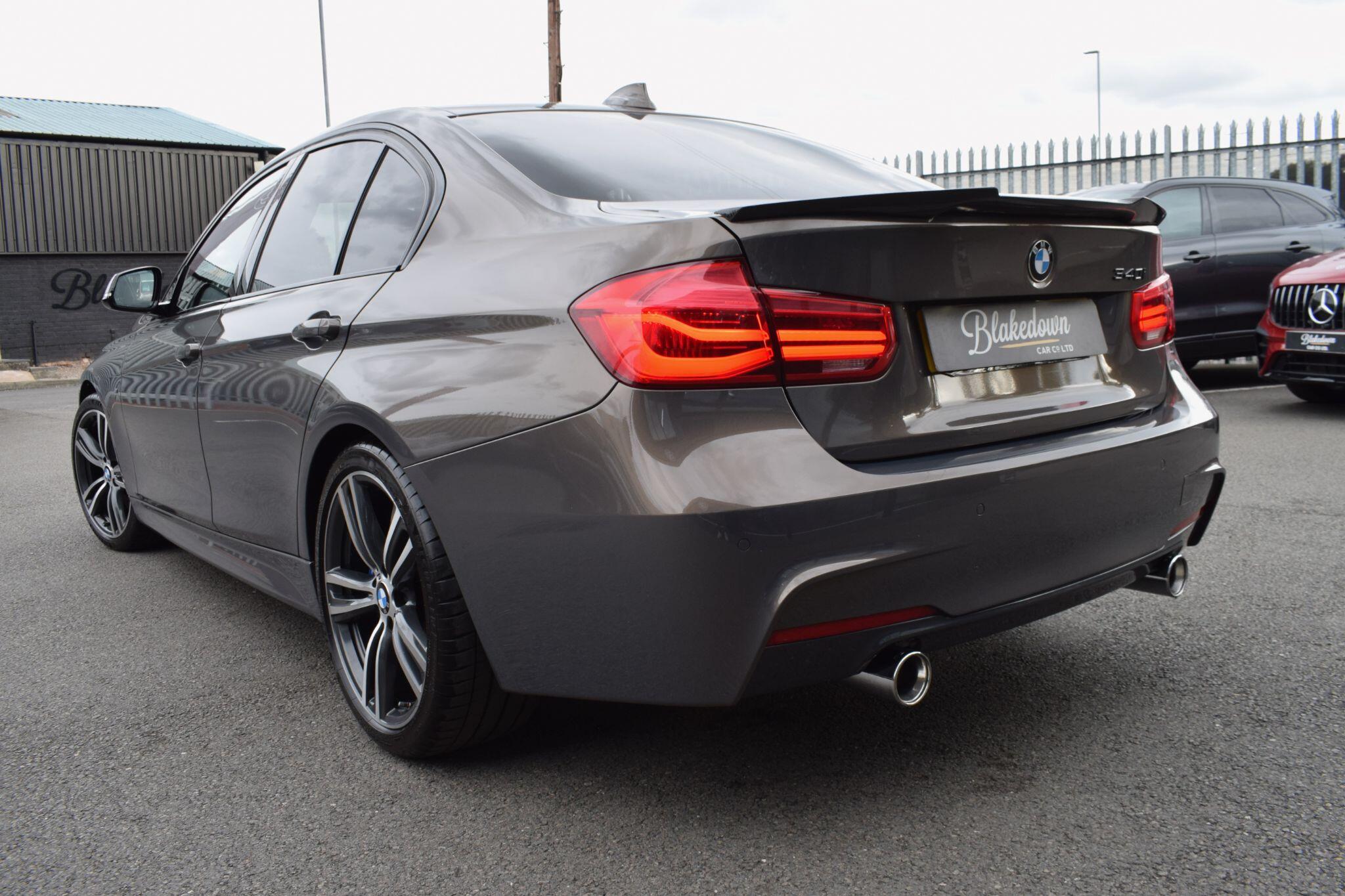 BMW 3 Series view 5