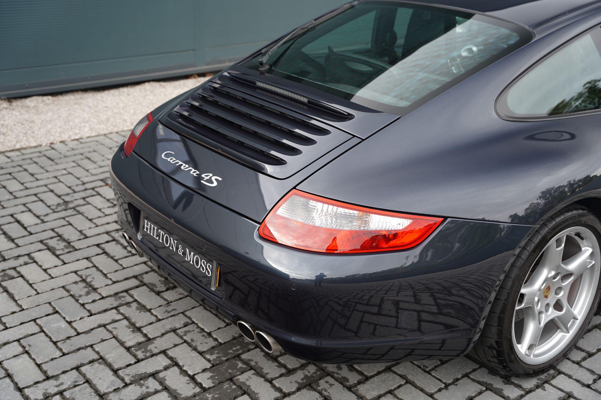Porsche 911 view 58