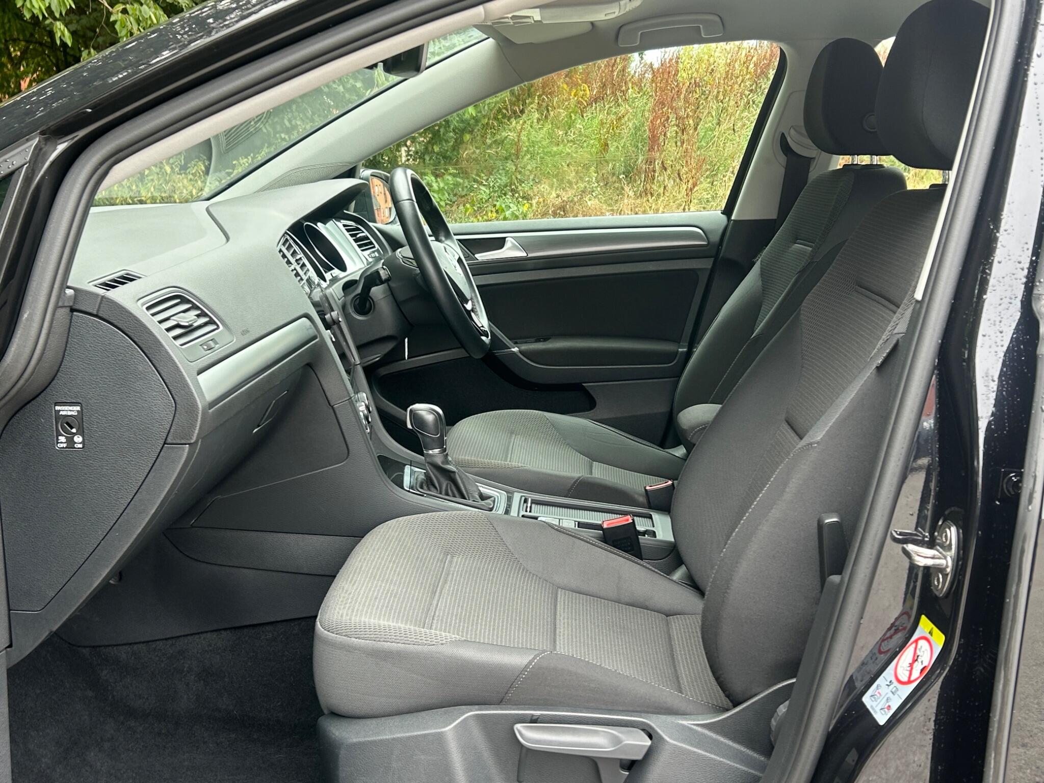 Volkswagen Golf view 50