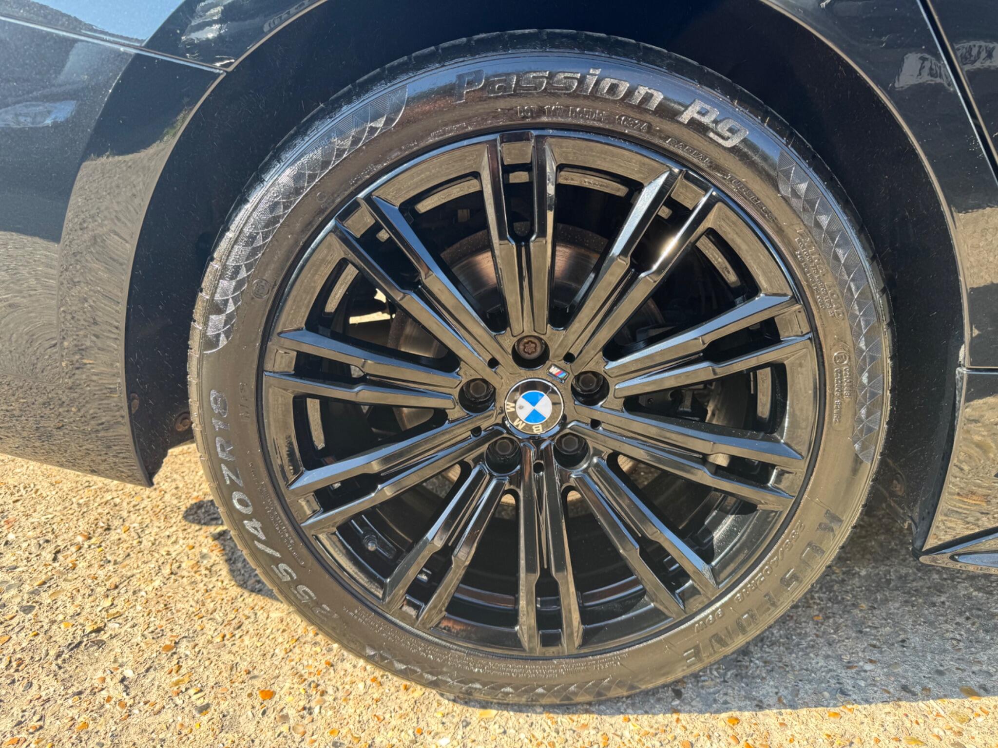 BMW 3 Series view 38