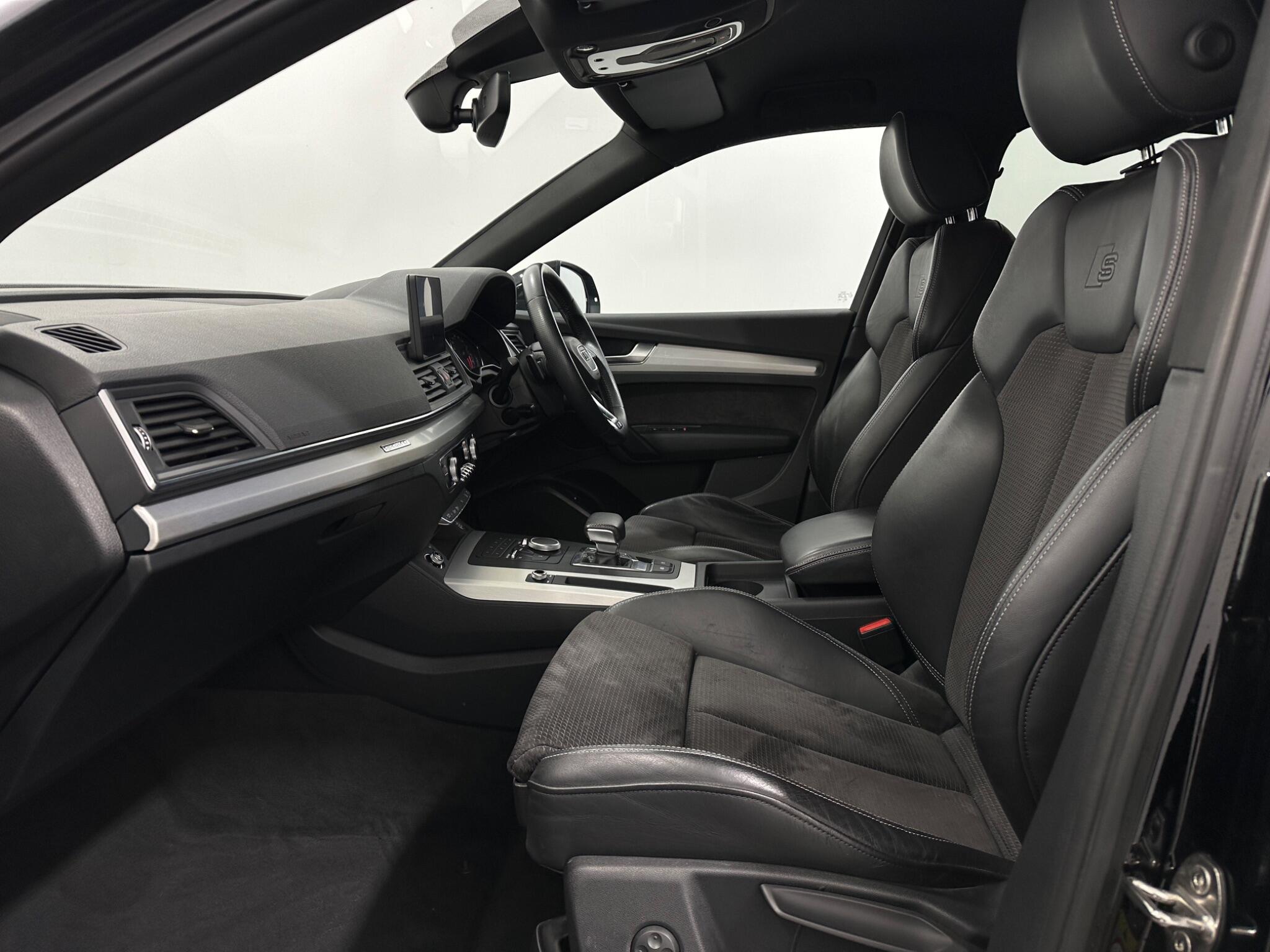 Audi Q5 view 34