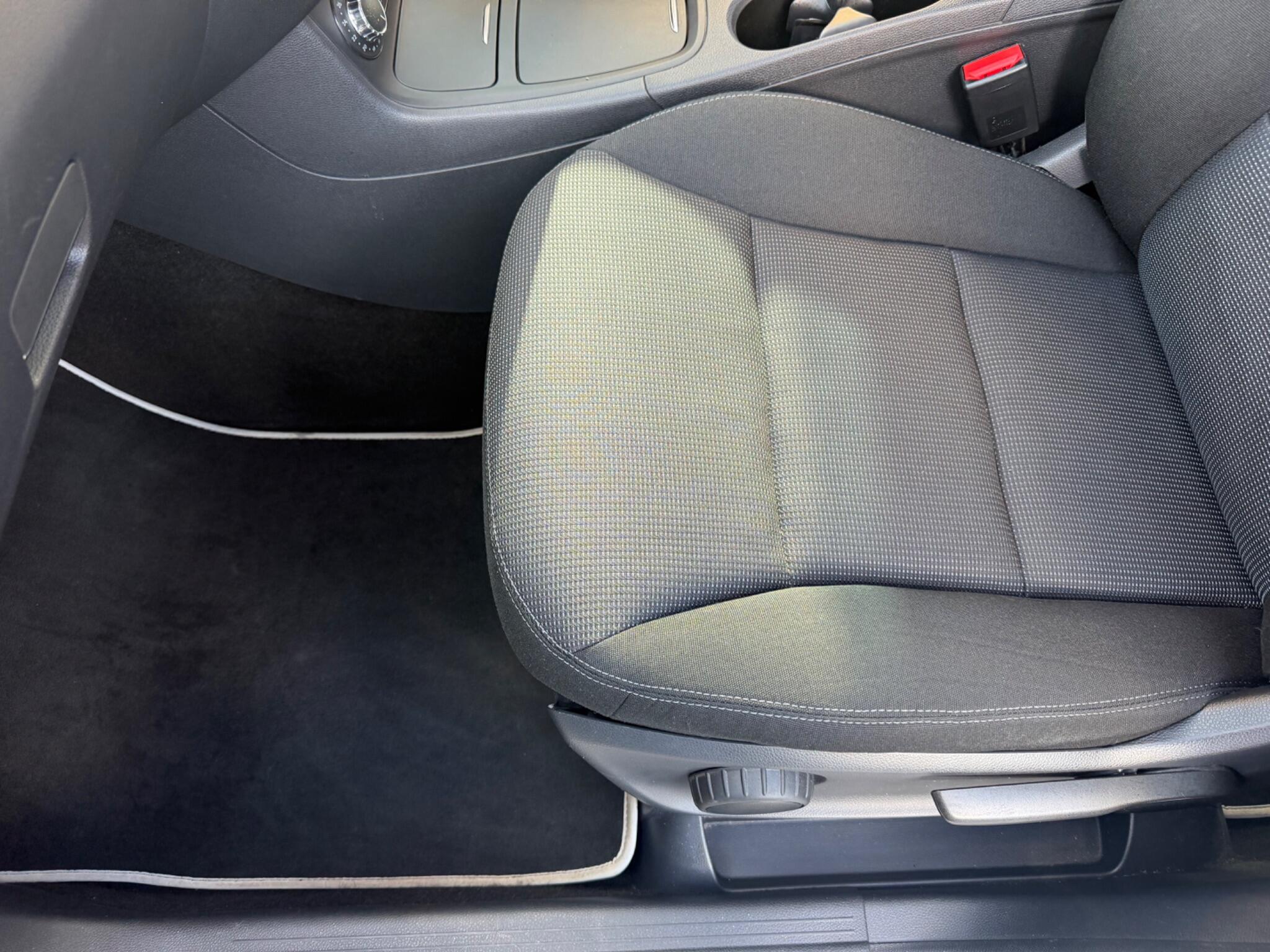 Mercedes-Benz B-Class view 18