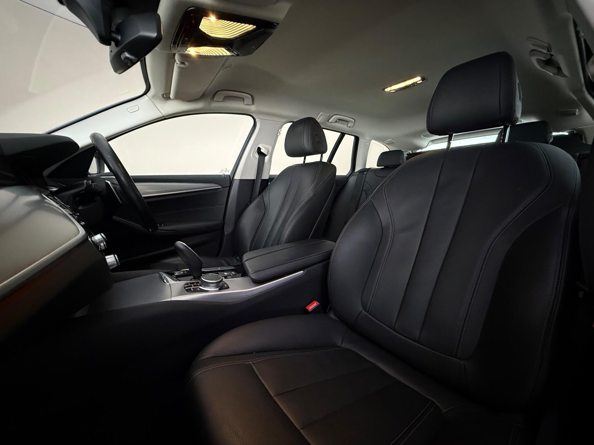 BMW 5 Series view 29