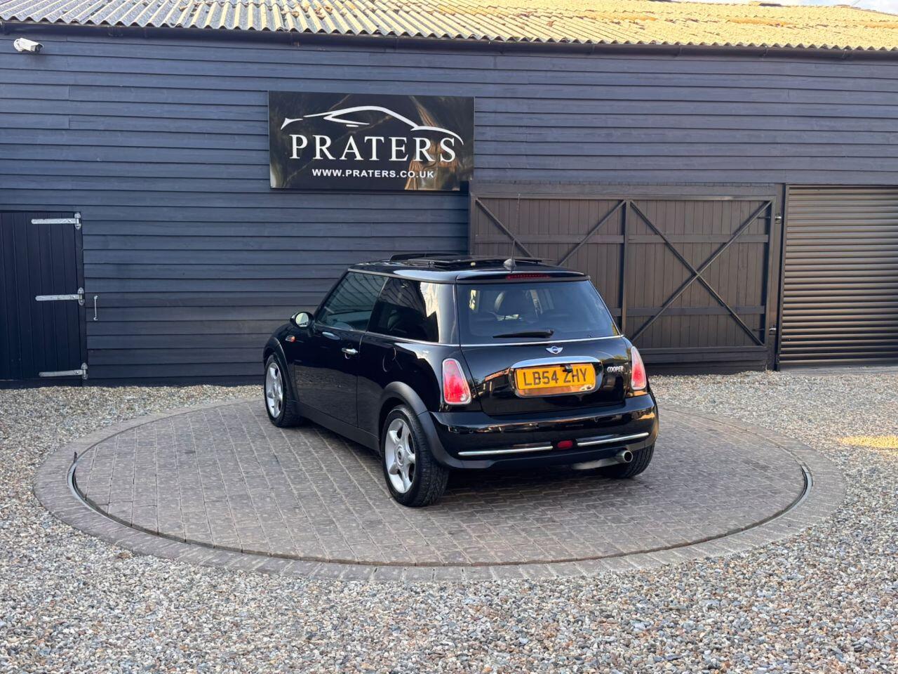 Mini Hatch view 21