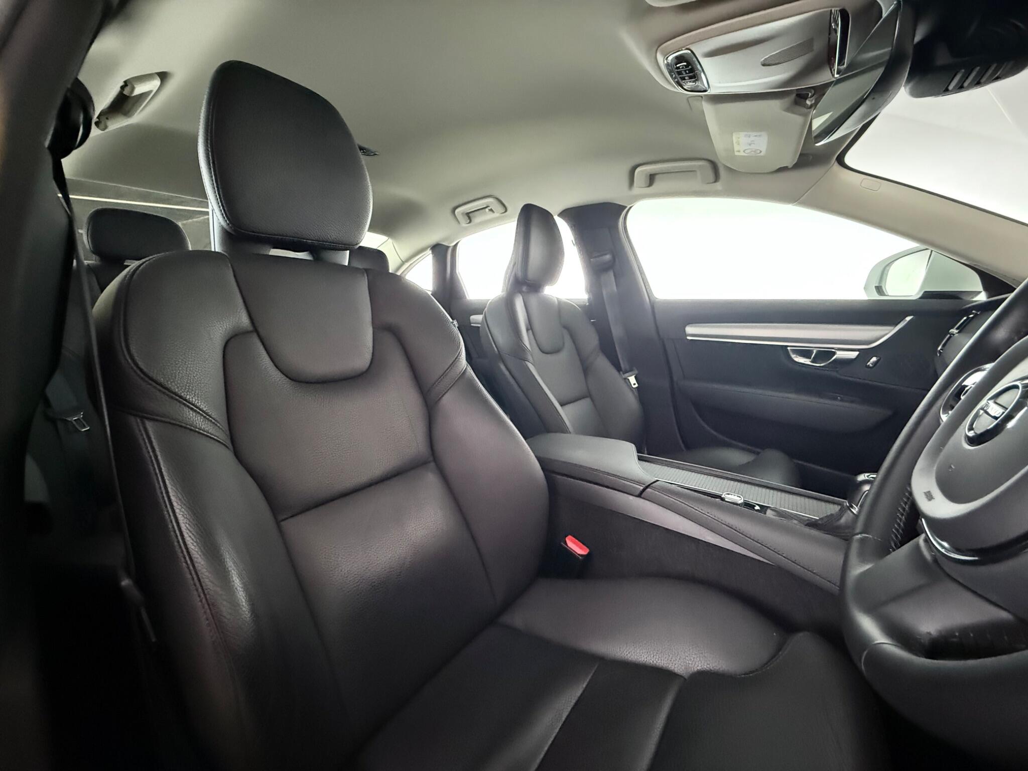 Volvo S90 view 30