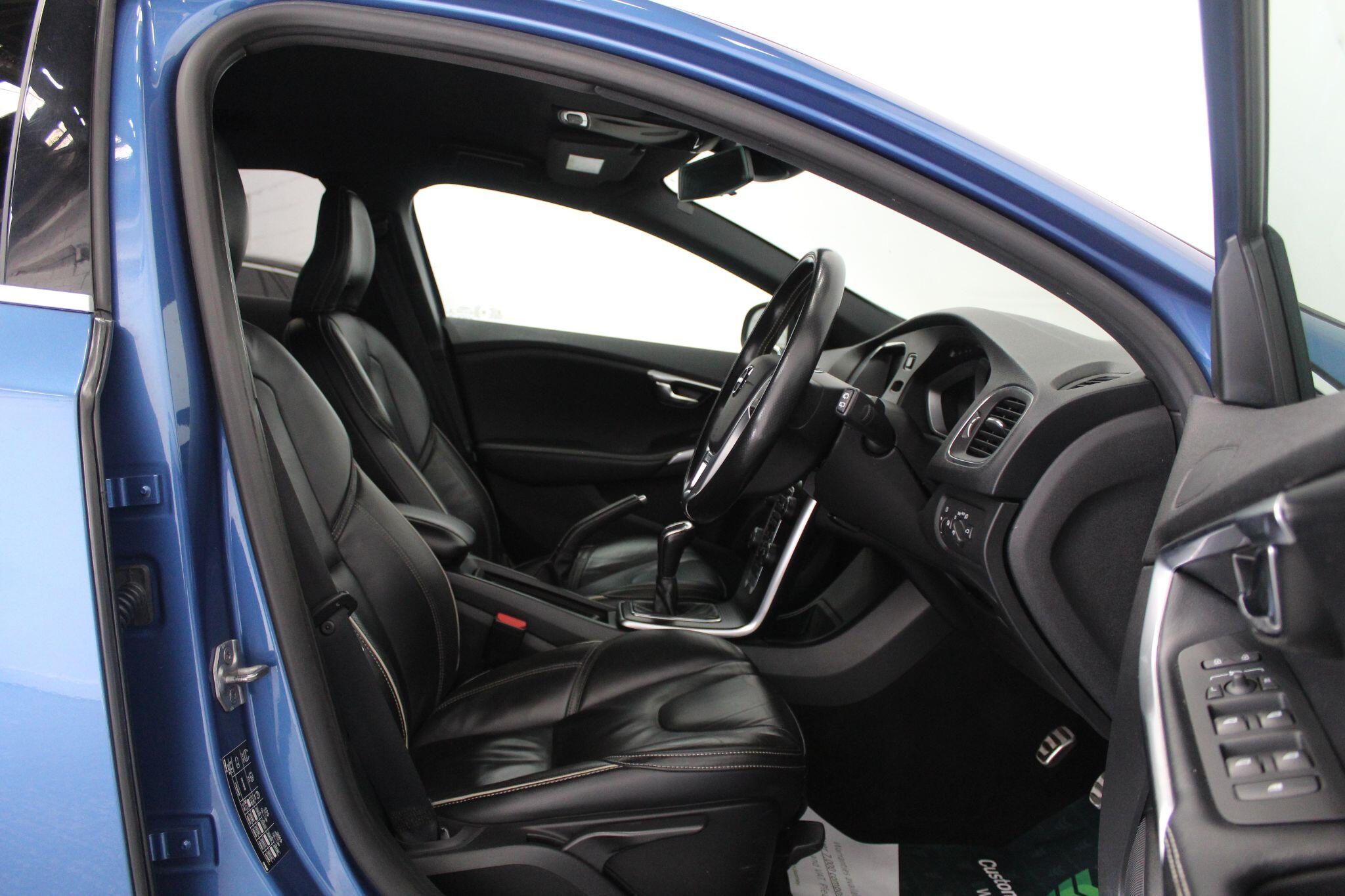 Volvo V40 view 29