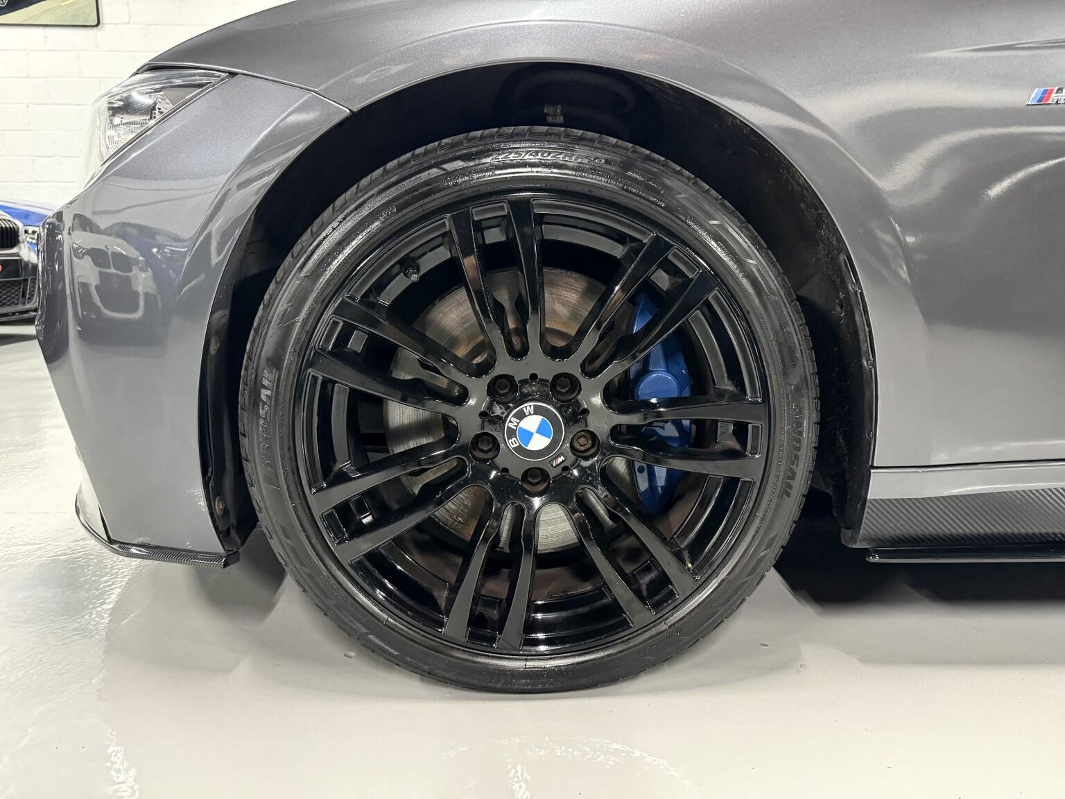 BMW 3 Series view 4