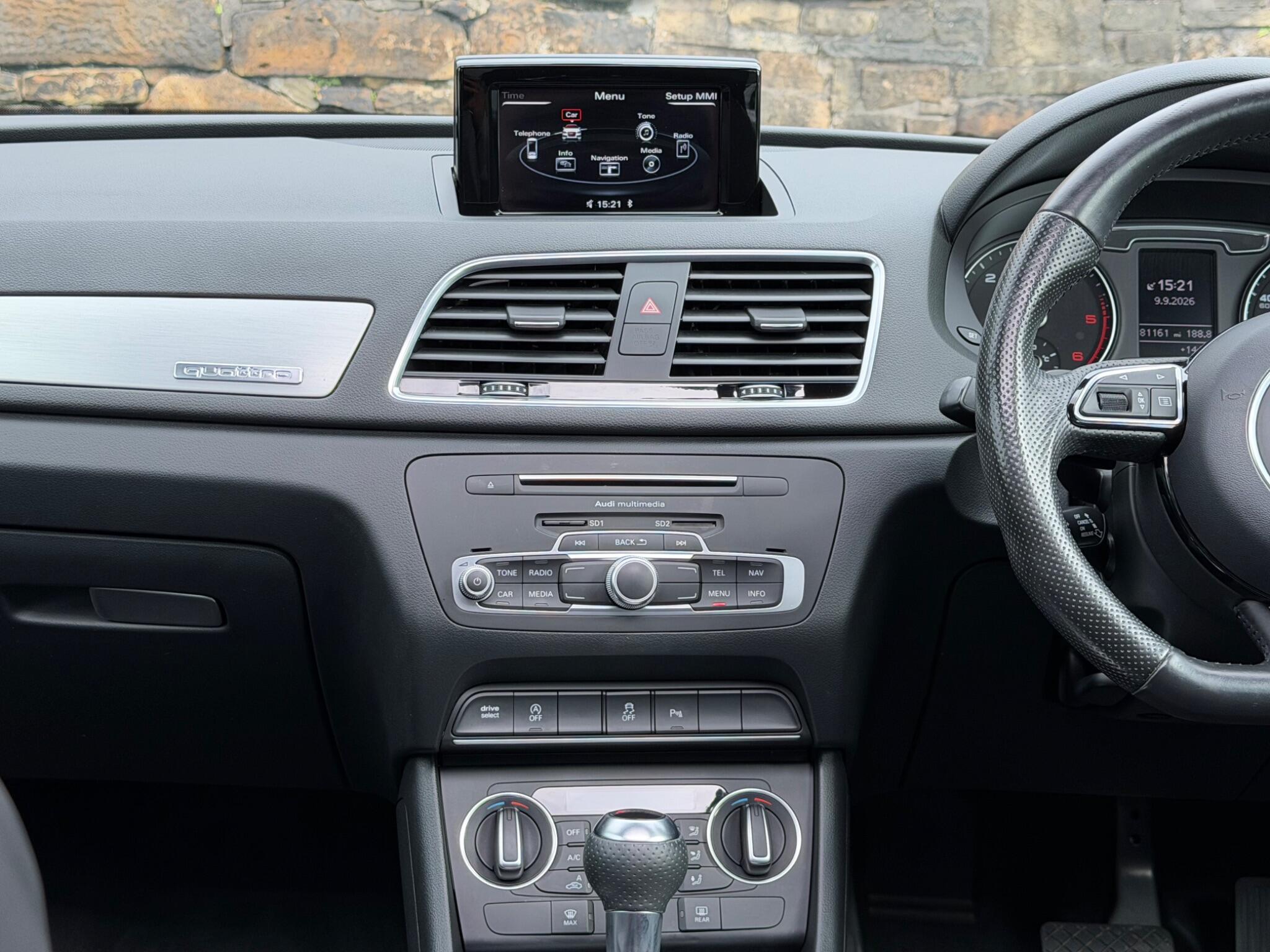Audi Q3 view 29