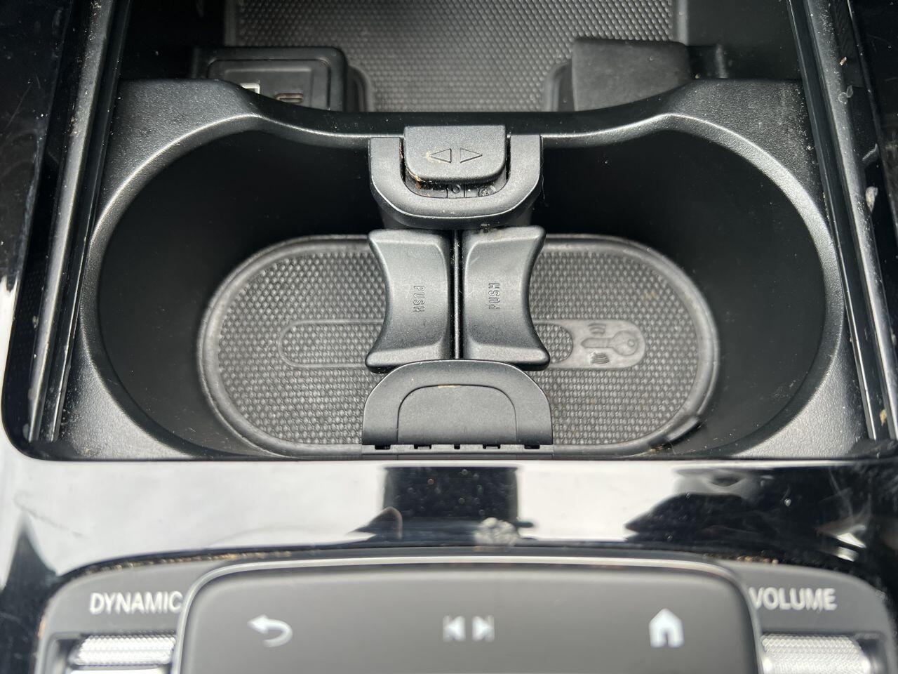 Mercedes-Benz Gla view 35