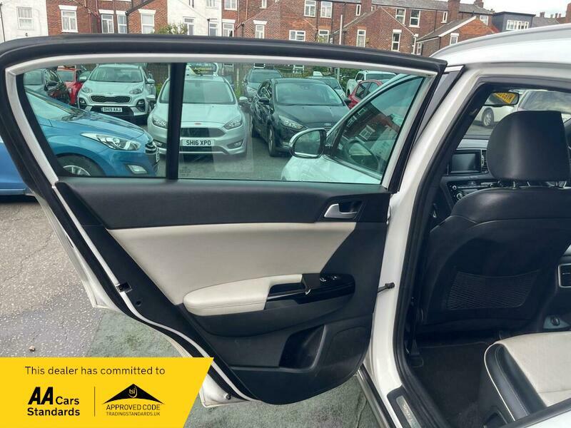 2018 Kia Sportage 1.6 T-GDi GT-Line Euro 6 5dr • 90,401 miles image 37